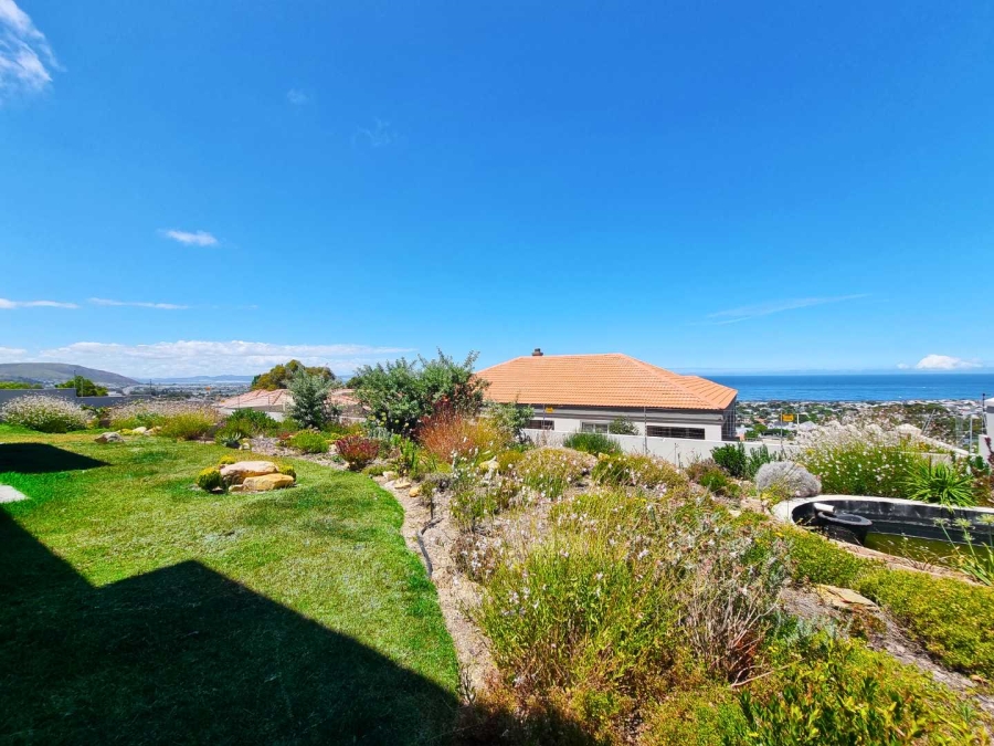 4 Bedroom Property for Sale in Onrus Western Cape